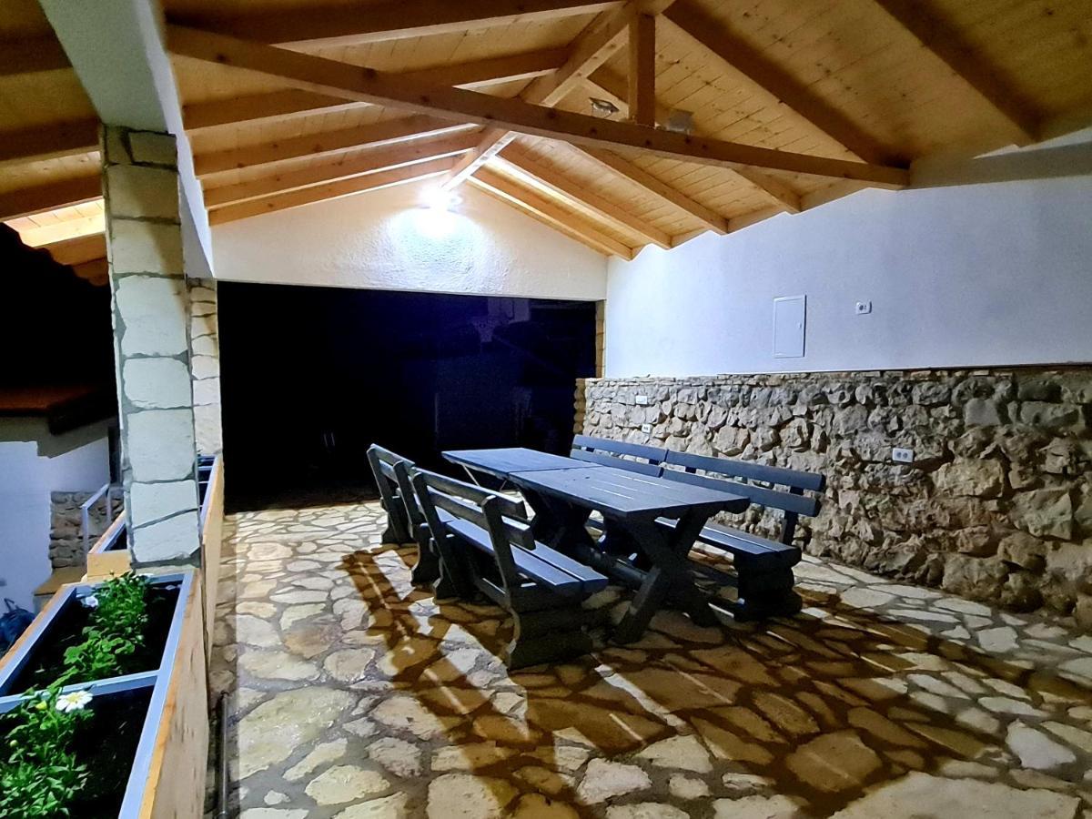Vila Maslina Apartments Mit Pool Und Garten Nahe Am Strand Tučepi Buitenkant foto