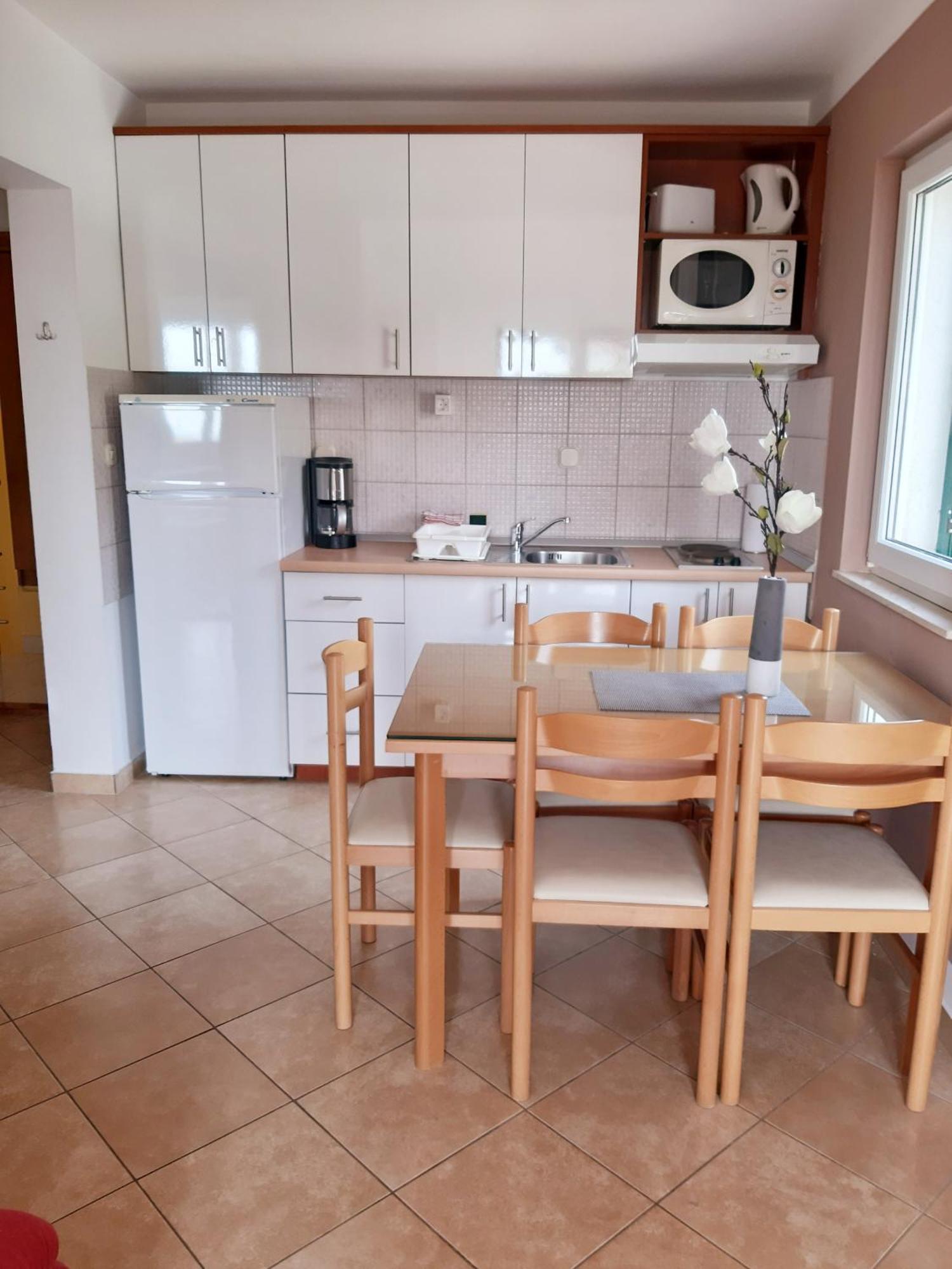 Vila Maslina Apartments Mit Pool Und Garten Nahe Am Strand Tučepi Kamer foto